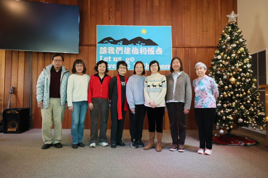 Group photo of the Chinese School teaching team