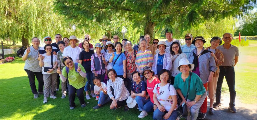 Caleb Fellowship group photo at the blueberry farm